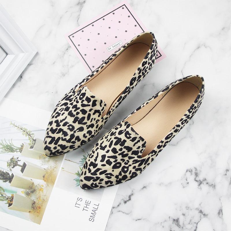 Mocasines de leopardo en diario