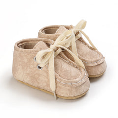 Mocasines altos con cordones en material efecto craquelado para bebé niño, Beige