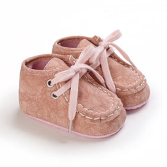 Mocasines altos con cordones en material efecto craquelado para bebé niño, Rosa