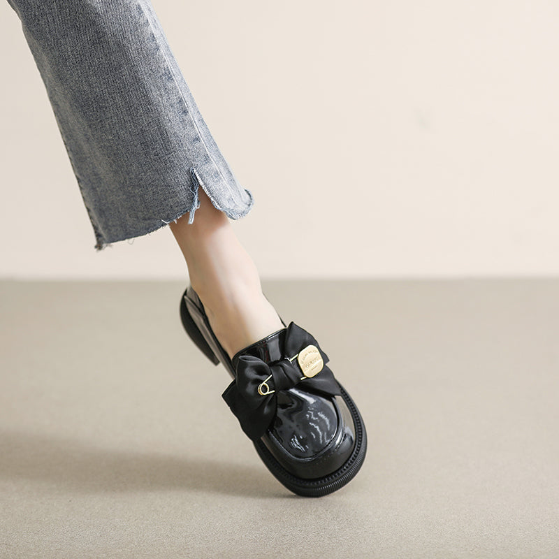 Mocasines negros estilo británico con lazo de mariposa para mujer