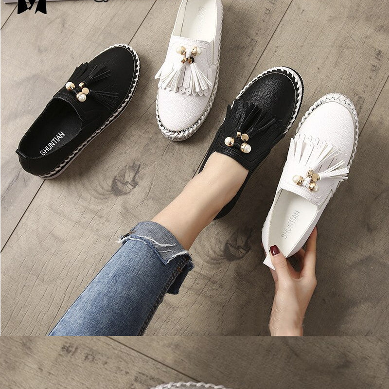 Mocasines suaves con borlas y detalles de tendencia para mujer