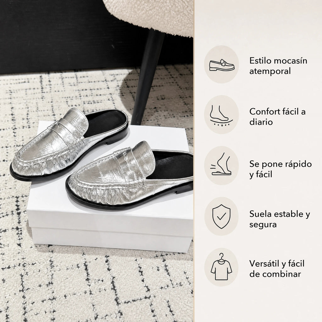 Mule mocasín penny mujer tacón plano plateado, detalle de la costura