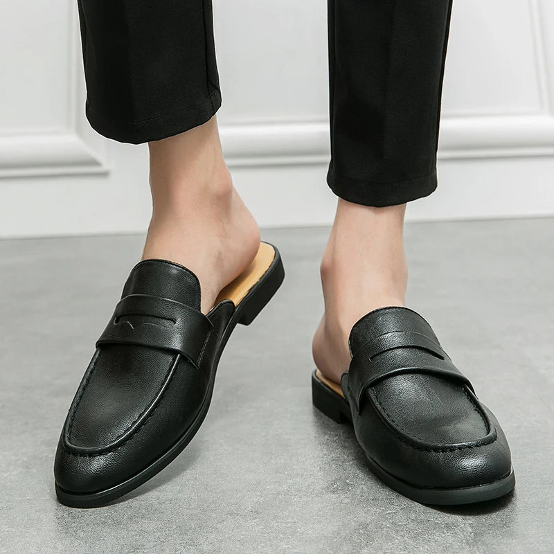 Parte trasera abierta de la mule mocasín de hombre