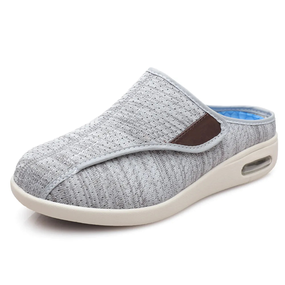 Mules ortopédicos con velcro en malla jaspeada, color gris oscuro, vista frontal