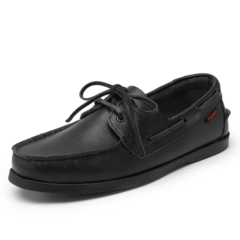 Zapato náutico de hombre negro con cordones en piel, vista frontal