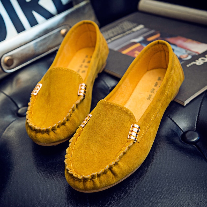 mocasín de mujer en ante amarillo