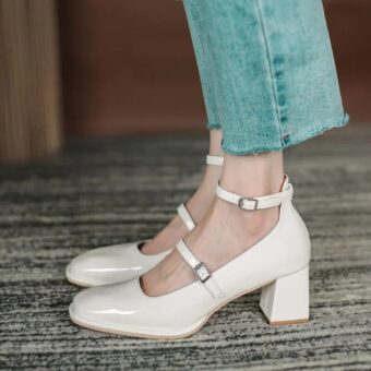 Mocassin style ballerine vernis à talon avec deux brides